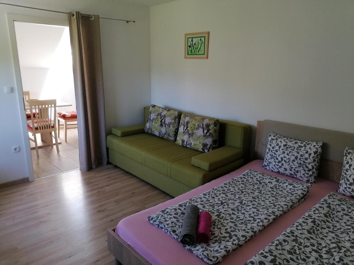 Apartment Marjetka Zirovnica Luaran gambar